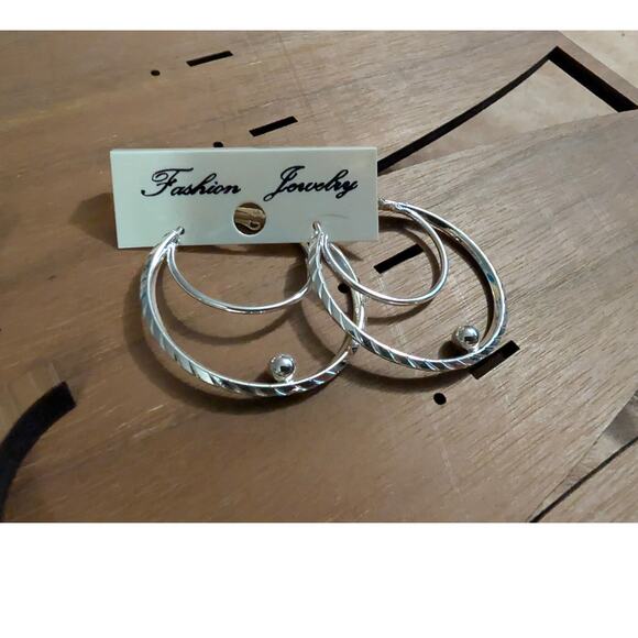 BUNDLE ONLY New Silver Tone Pierced Earrings 1.5 inch Double Hoops Plated? - Picture 3 of 3